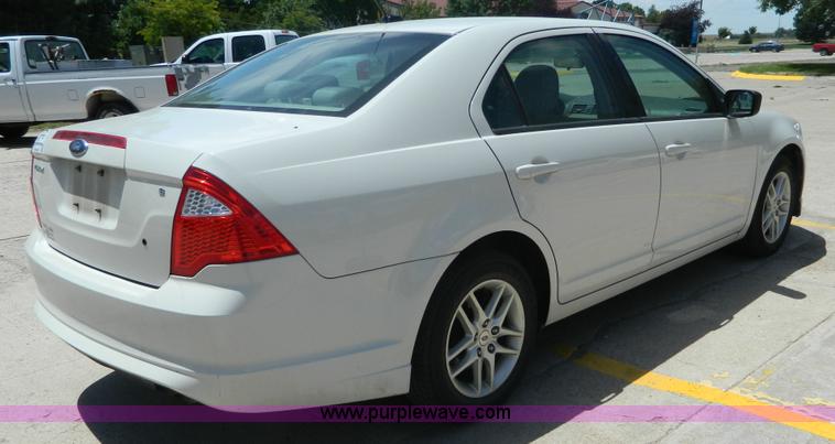 image for item K8142 2010 Ford Fusion S