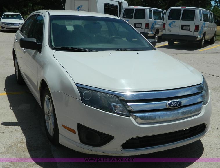 image for item K8142 2010 Ford Fusion S