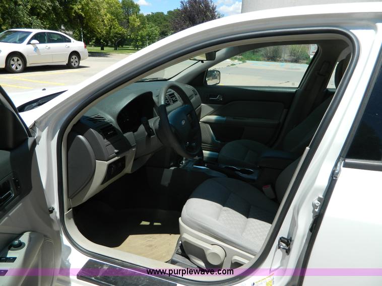 image for item K8142 2010 Ford Fusion S
