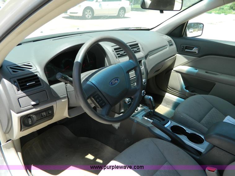 image for item K8142 2010 Ford Fusion S
