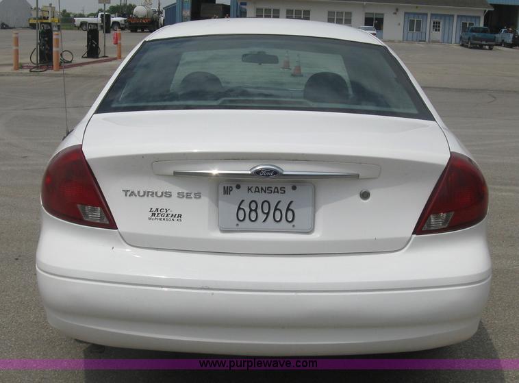 image for item K8683 2002 Ford Taurus SES