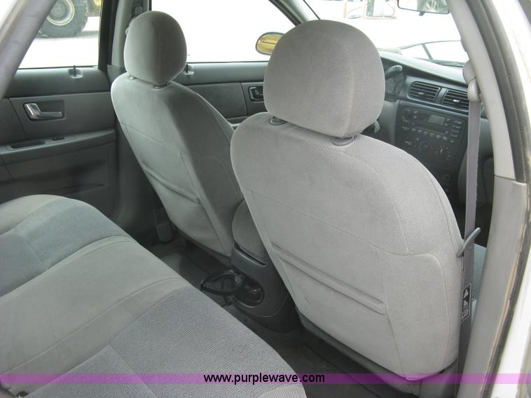 image for item K8683 2002 Ford Taurus SES