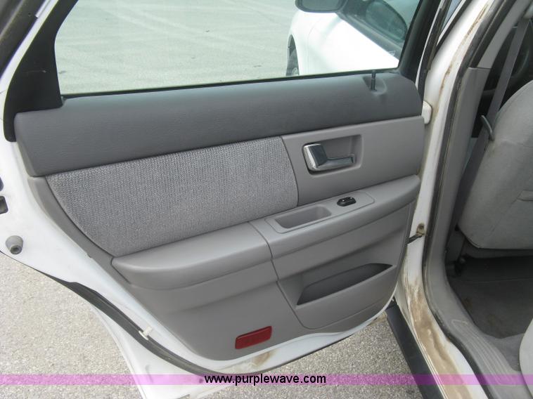 image for item K8683 2002 Ford Taurus SES