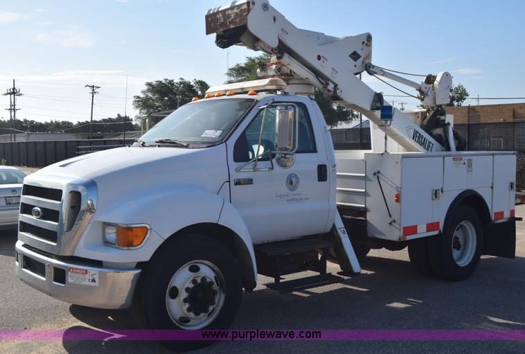 image for item L2747 2005 Ford F650 Super Duty bucket truck