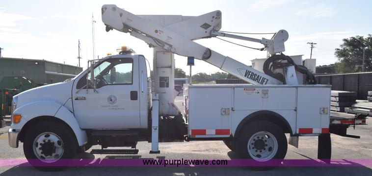 image for item L2747 2005 Ford F650 Super Duty bucket truck