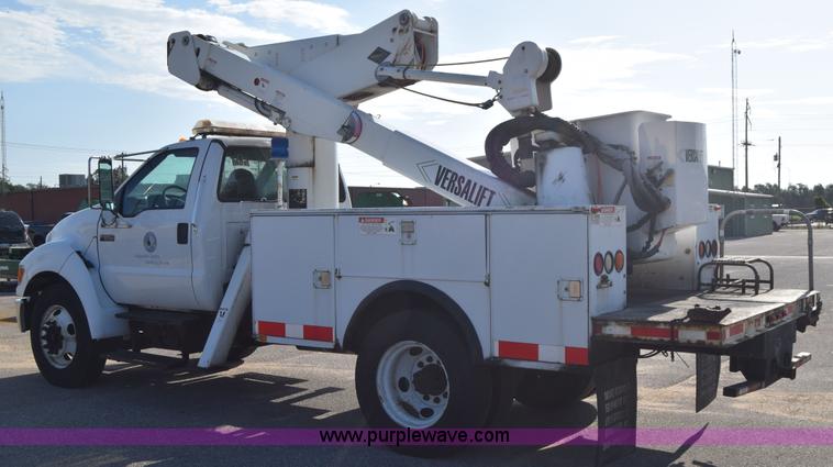 image for item L2747 2005 Ford F650 Super Duty bucket truck