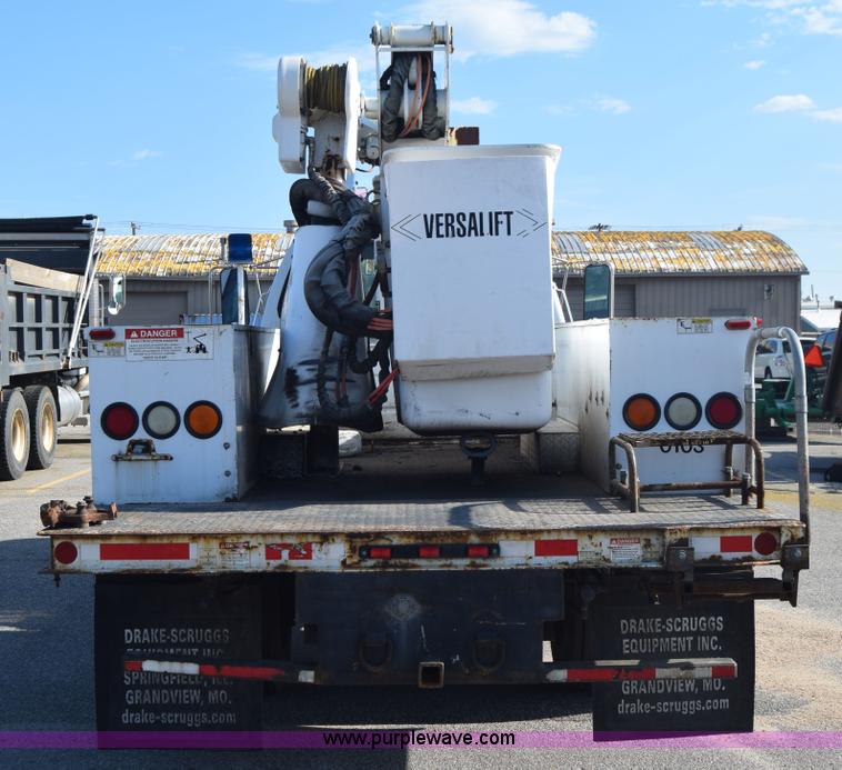 image for item L2747 2005 Ford F650 Super Duty bucket truck