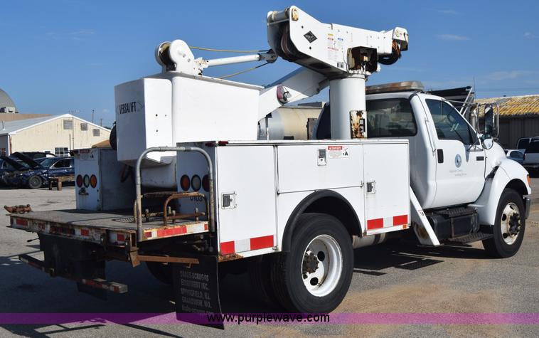 image for item L2747 2005 Ford F650 Super Duty bucket truck