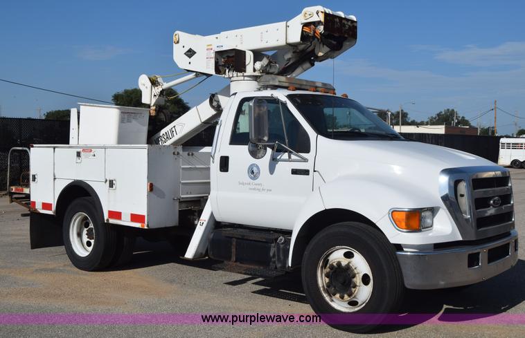 image for item L2747 2005 Ford F650 Super Duty bucket truck