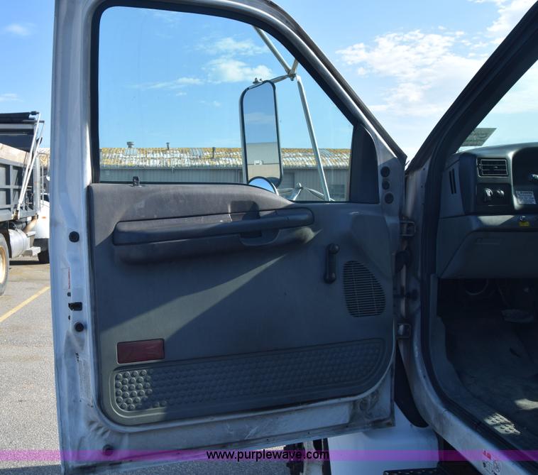 image for item L2747 2005 Ford F650 Super Duty bucket truck