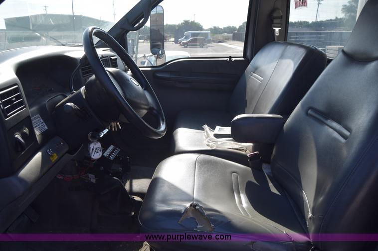 image for item L2747 2005 Ford F650 Super Duty bucket truck