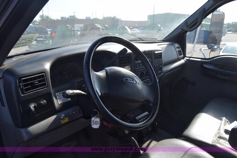 image for item L2747 2005 Ford F650 Super Duty bucket truck