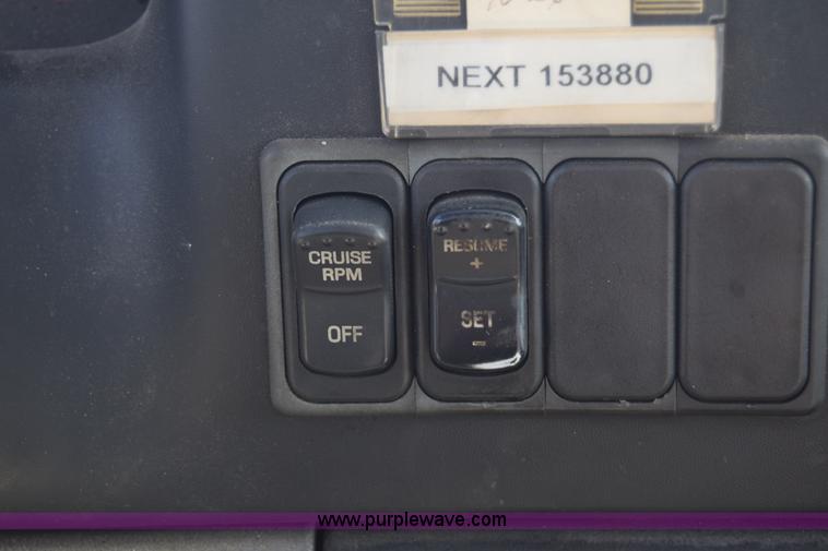 image for item L2747 2005 Ford F650 Super Duty bucket truck