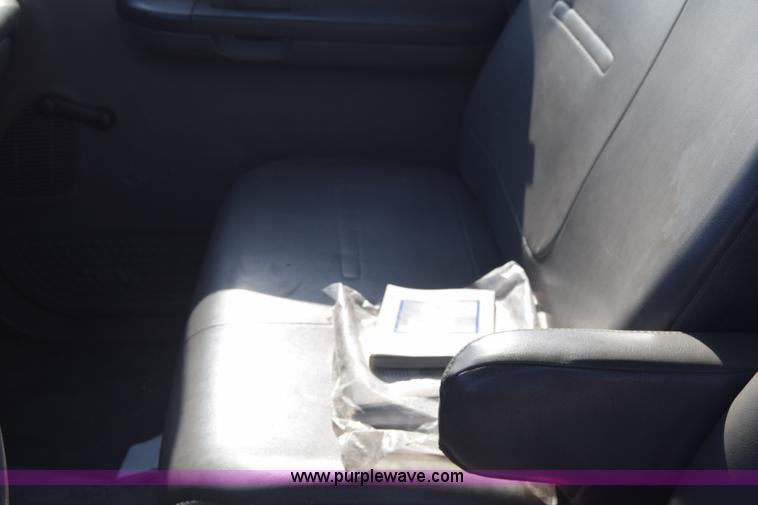 image for item L2747 2005 Ford F650 Super Duty bucket truck