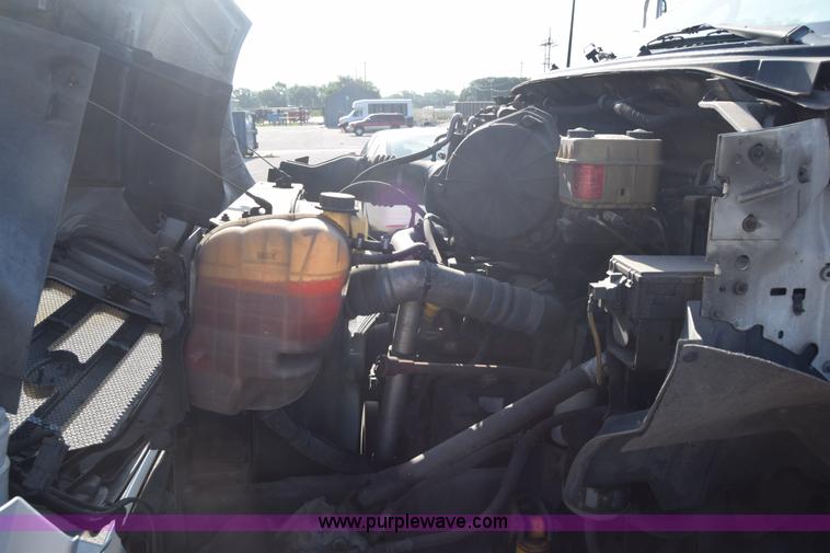 image for item L2747 2005 Ford F650 Super Duty bucket truck