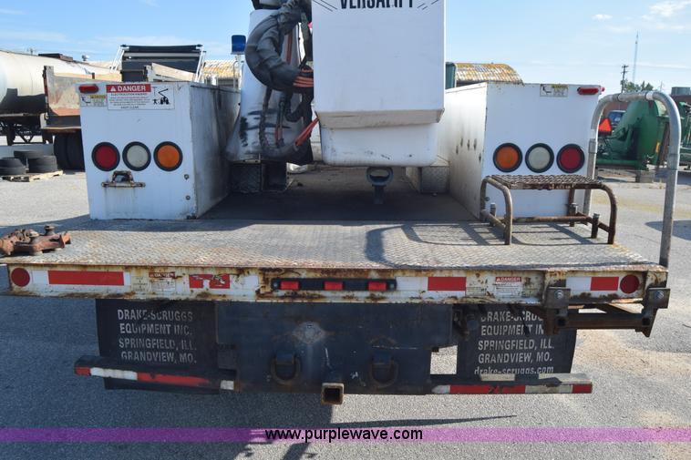 image for item L2747 2005 Ford F650 Super Duty bucket truck