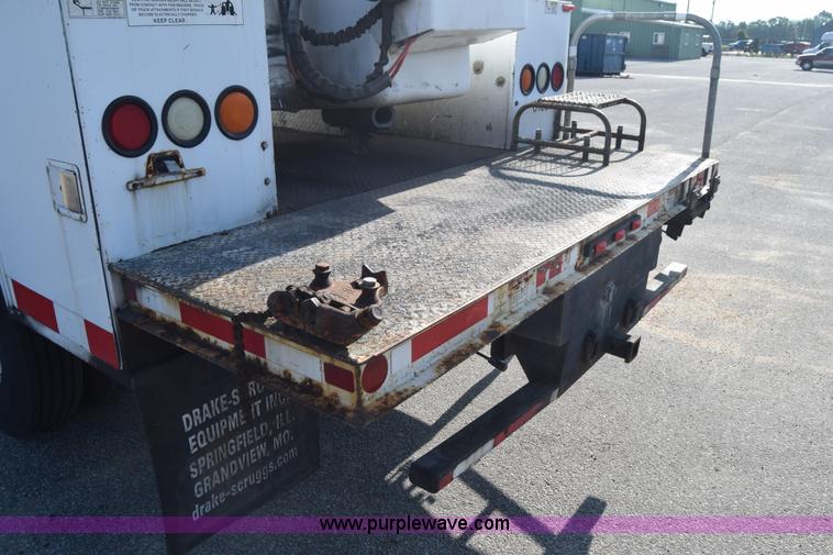 image for item L2747 2005 Ford F650 Super Duty bucket truck