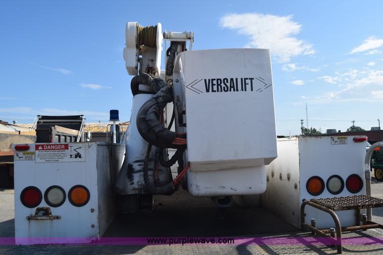 image for item L2747 2005 Ford F650 Super Duty bucket truck