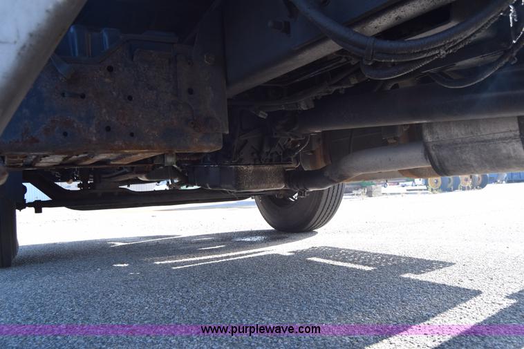 image for item L2747 2005 Ford F650 Super Duty bucket truck