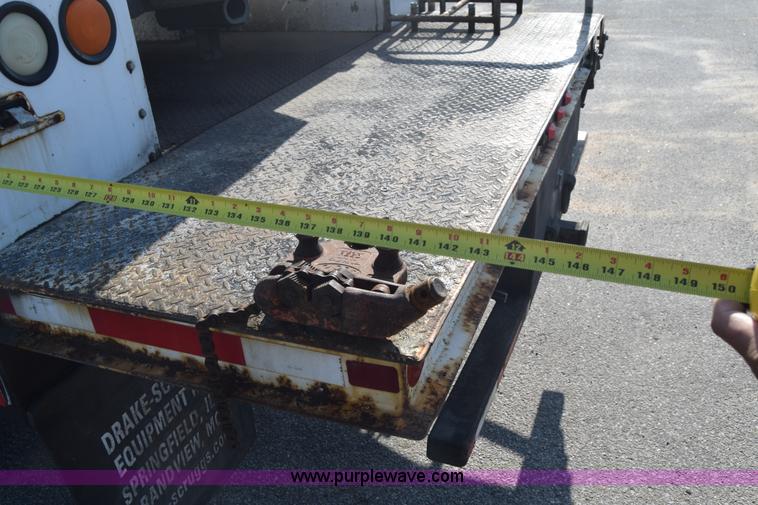 image for item L2747 2005 Ford F650 Super Duty bucket truck