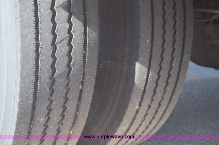 image for item L2747 2005 Ford F650 Super Duty bucket truck