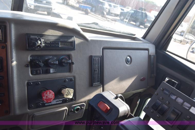 image for item L2748 2008 Peterbilt PB340 dump truck