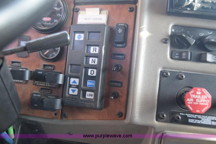 image for item L2748 2008 Peterbilt PB340 dump truck