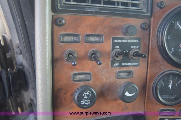 image for item L2748 2008 Peterbilt PB340 dump truck