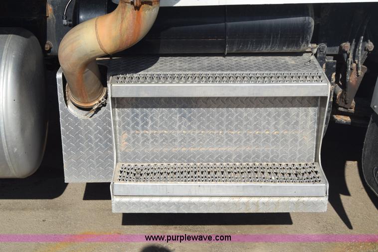 image for item L2748 2008 Peterbilt PB340 dump truck