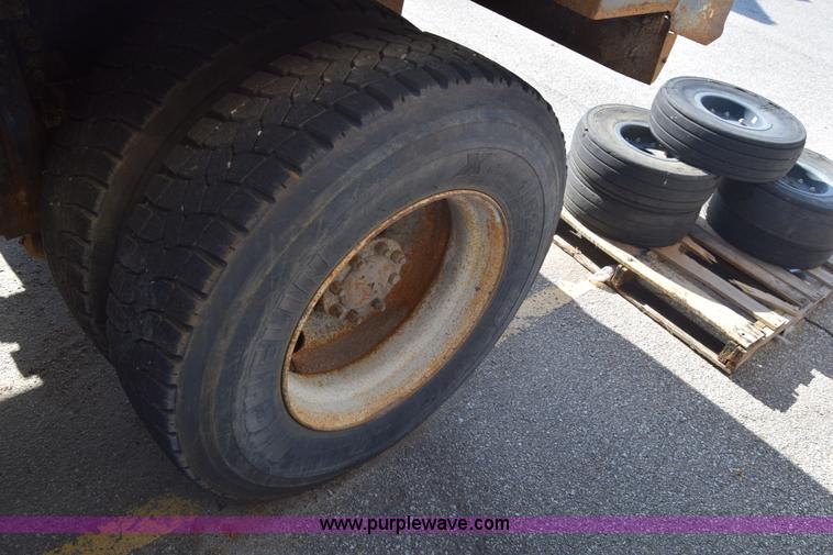 image for item L2748 2008 Peterbilt PB340 dump truck