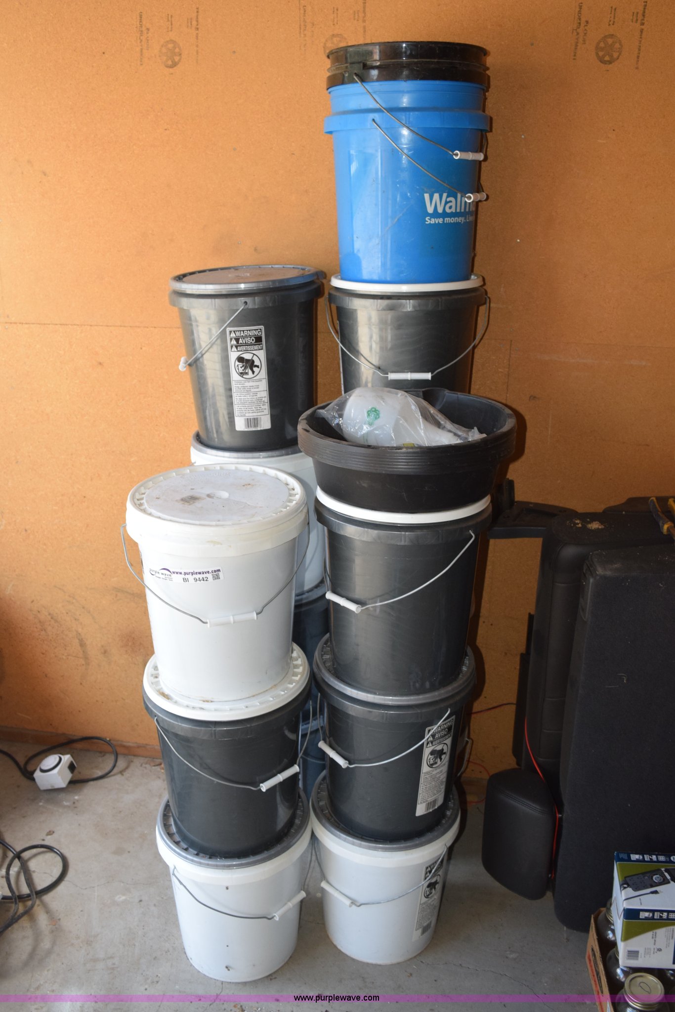 (14) assorted five gallon buckets of potting soil in Beloit, KS Item