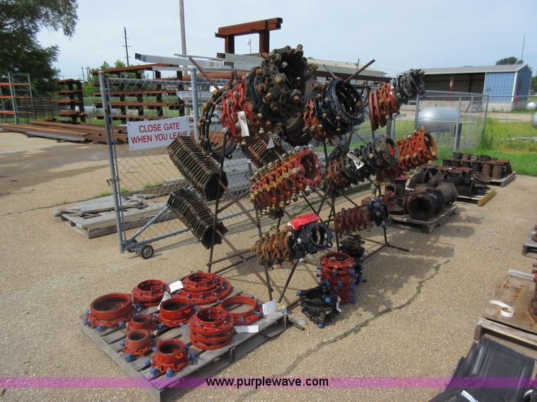 image for item AO9003 Assorted pipe restraint gland and glands