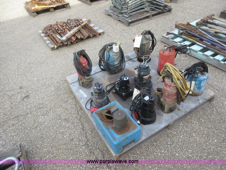 image for item AO9029 (11) sump pumps
