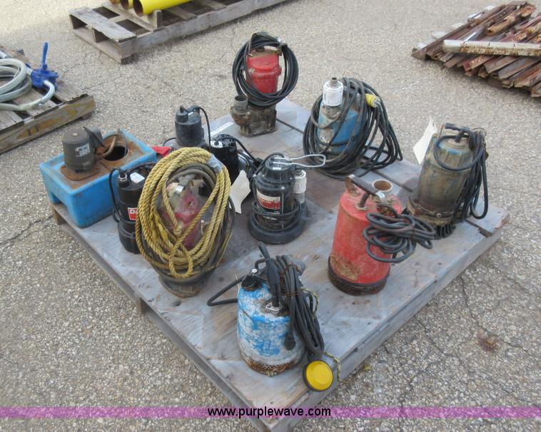 image for item AO9029 (11) sump pumps