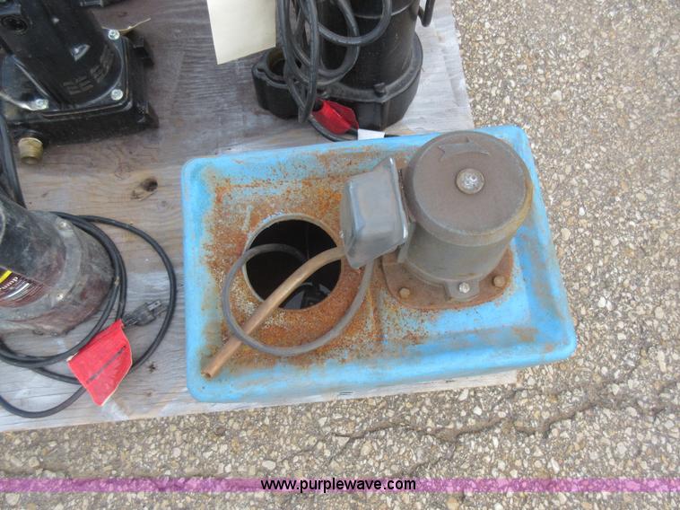 image for item AO9029 (11) sump pumps