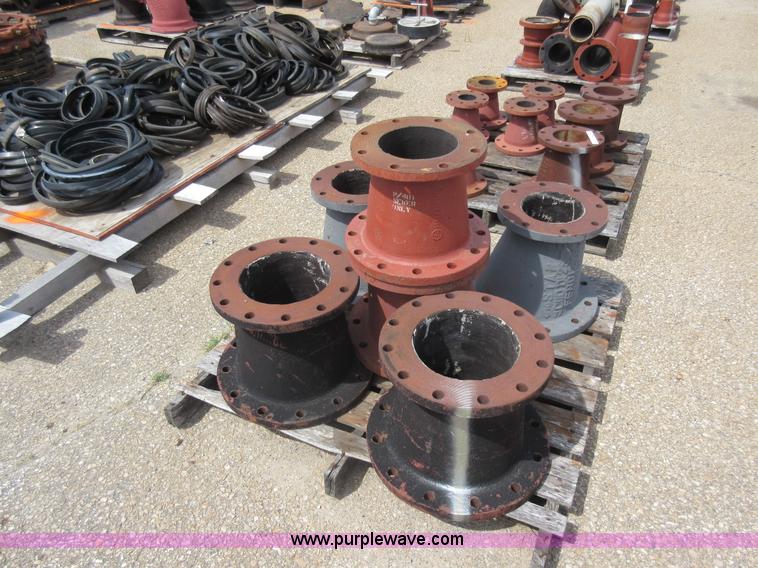 image for item AX9440 Assorted flanged pipe fittings