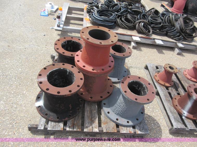 image for item AX9440 Assorted flanged pipe fittings