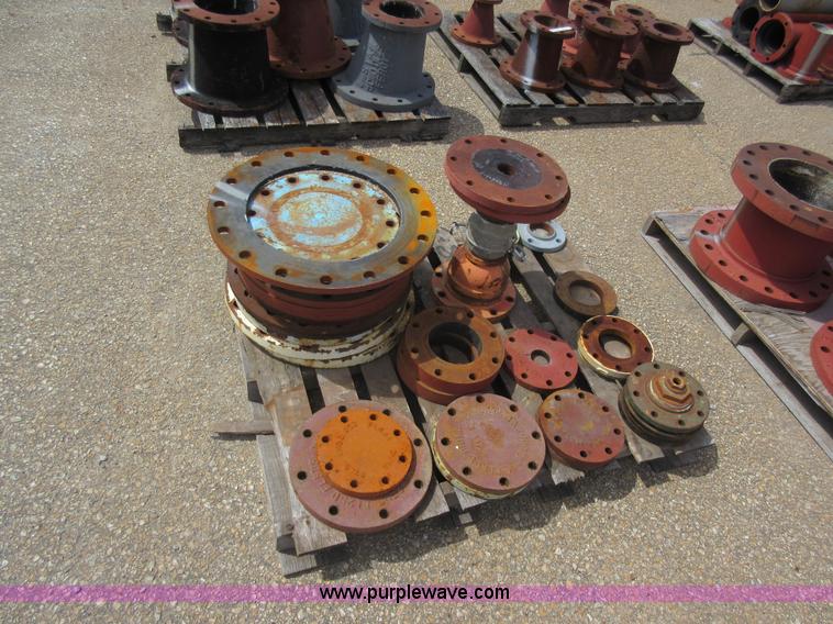 image for item AX9440 Assorted flanged pipe fittings