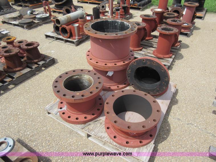 image for item AX9440 Assorted flanged pipe fittings