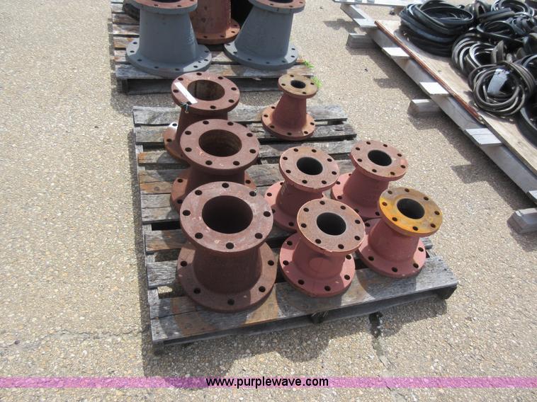 image for item AX9440 Assorted flanged pipe fittings