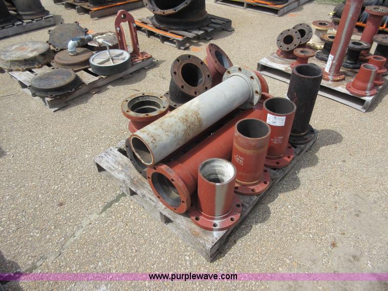 image for item AX9440 Assorted flanged pipe fittings