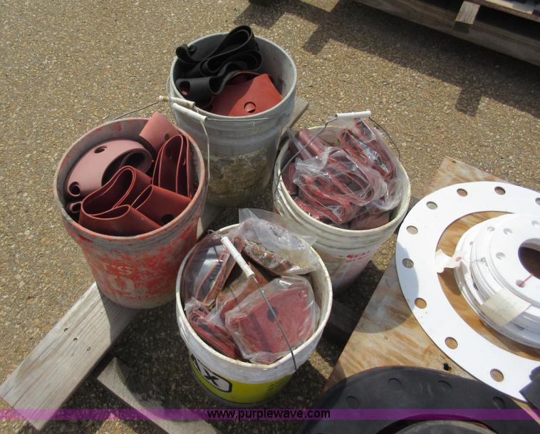 image for item AX9440 Assorted flanged pipe fittings