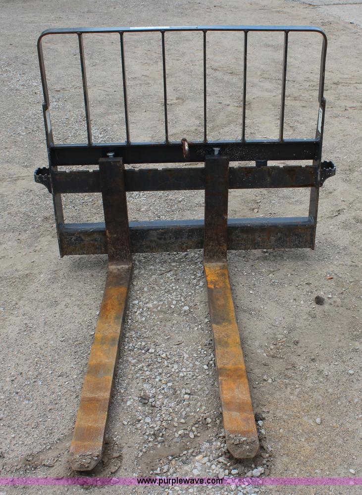 image for item BB9470 Case skid steer pallet forks