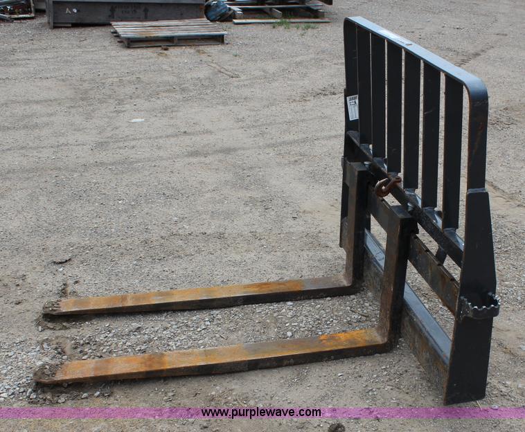 image for item BB9470 Case skid steer pallet forks