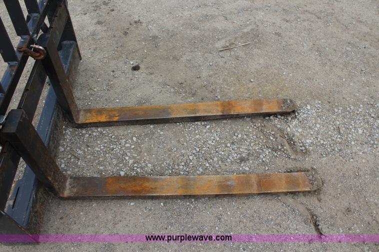image for item BB9470 Case skid steer pallet forks