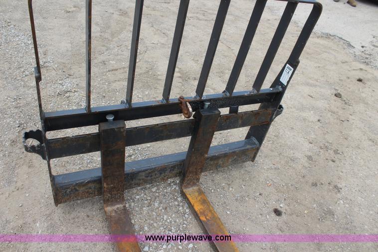 image for item BB9470 Case skid steer pallet forks