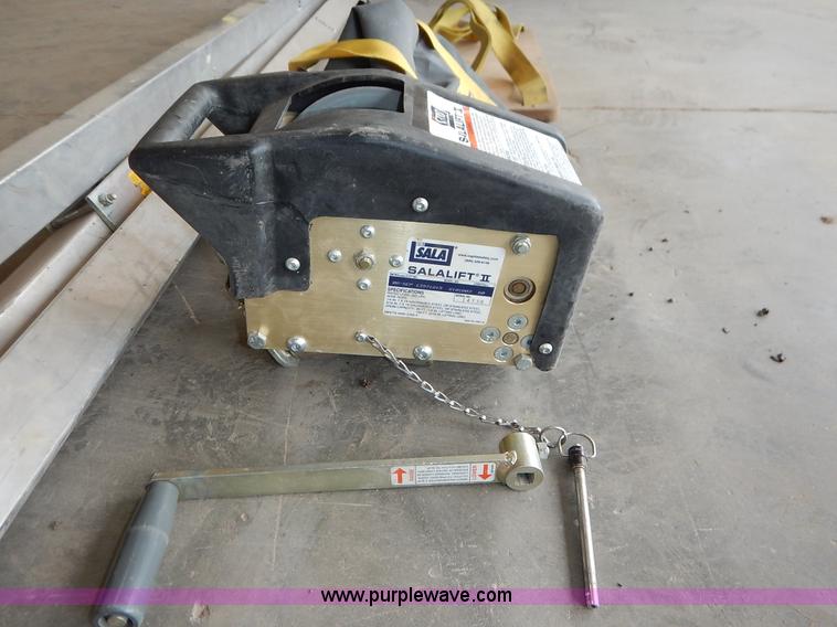 image for item BO9887 Sala Lift II fall protection manhole unit