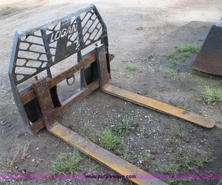 image for item BQ9277 Skid steer pallet forks