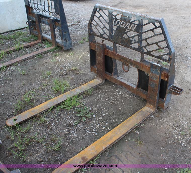 image for item BQ9277 Skid steer pallet forks