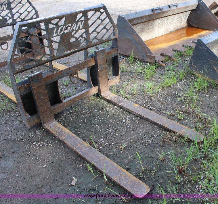 image for item BQ9278 Skid steer pallet forks